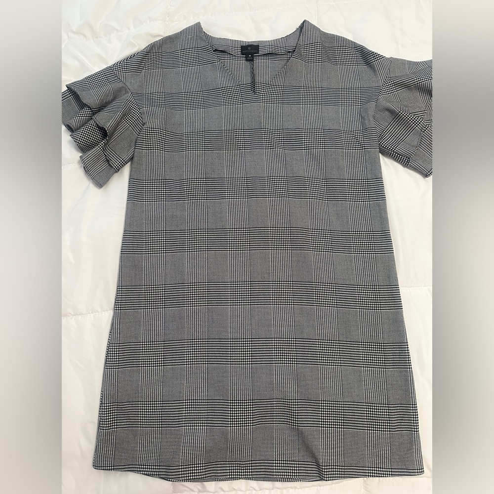 Worthington Women’s Ruffle Sleeve Black White Houndstooth V-Neck Work Chic Dress